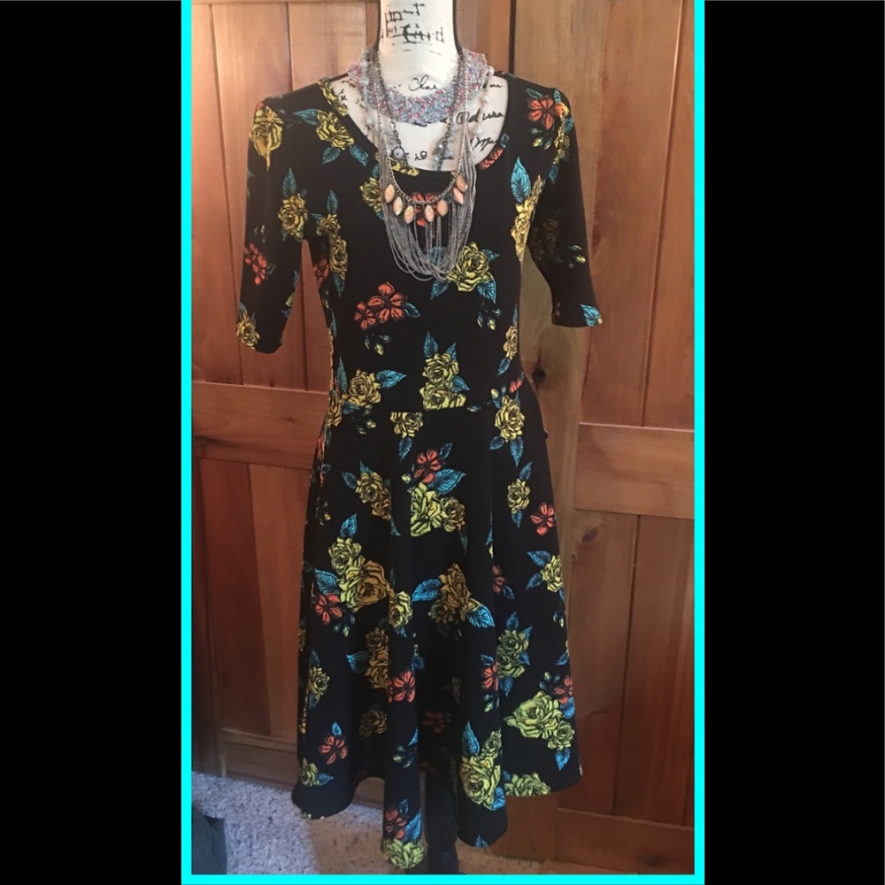 LuLaRoe Nicole Dress